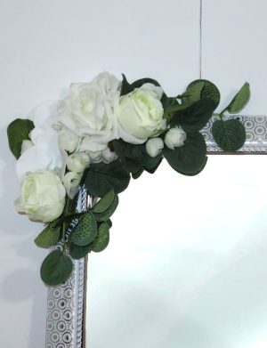 Oglinda miresei lucrata cu flori de matase, alb – PRIF311033