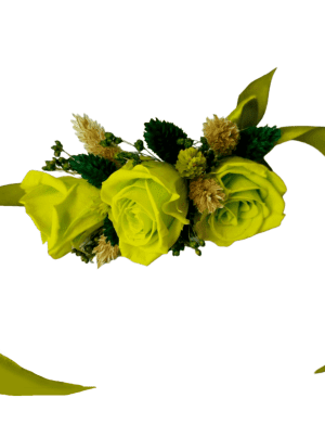 Corsaj (bratara) domnisoara de onoare, flori uscate si trandafiri criogenati, verde – AMB207011
