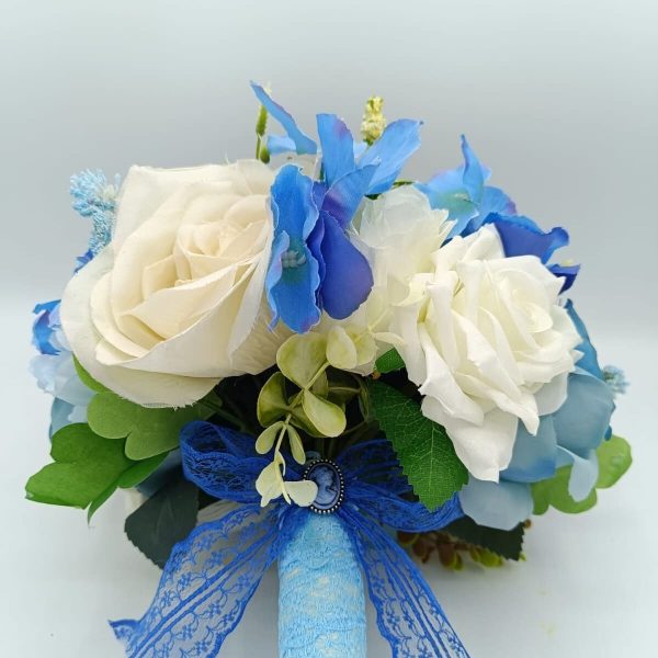 Buchet mireasanasa cu flori de matase, alb albastru FEIS309006 (4)