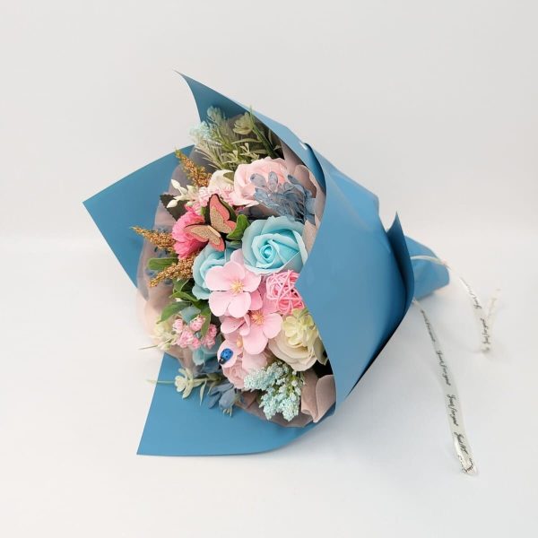 Buchet cadou cu flori de sapun, bleu roz – DSPH310015 (3)