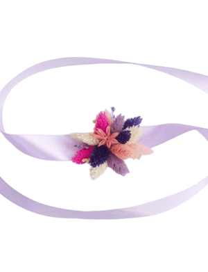 Corsaj (bratara) domnisoara de onoare, cu flori uscate roz-mov – AMB308002