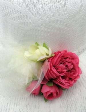 Palarie pentru dezgatitul miresei, alba cu flori de matase roz – ILIF308001