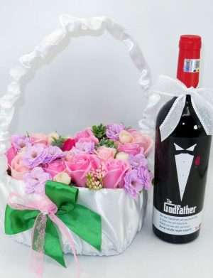 Cadou Cerere Nasi Cununie – sticla vin personalizata & cos cu flori m1- ILIF402010