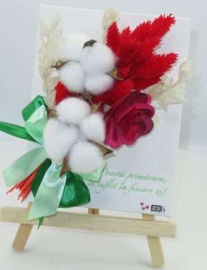 Mini tablou cu stativ, decorat cu flori uscate si mesaj, rosu-alb – ILIF304011