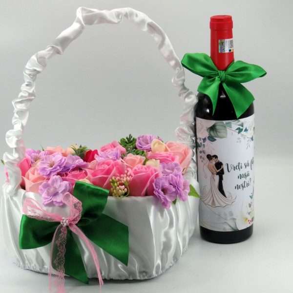 Cadou Cerere Nasi Cununie sticla vin personalizata & cos cu flori m2 ILIF402011 (6)