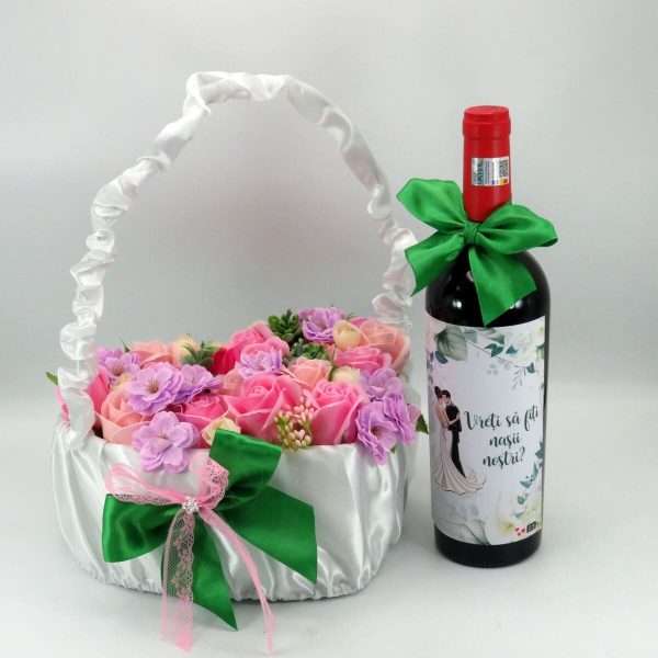 Cadou Cerere Nasi Cununie sticla vin personalizata & cos cu flori m2 ILIF402011 (2)