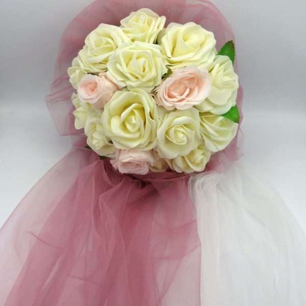 Decor masina pentru nunta cu tulle si trandafiri din spuma roz alb ILIF308008 4
