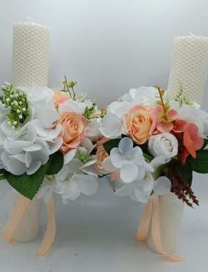 Lumanare nunta din ceara naturala cu flori de matase, piersiciu&alb – FEIS405002