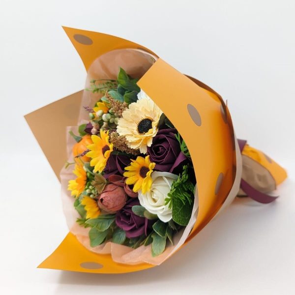 Buchet cadou cu flori de sapun, Toamna 1, galben mov – DSPH310019 (2)