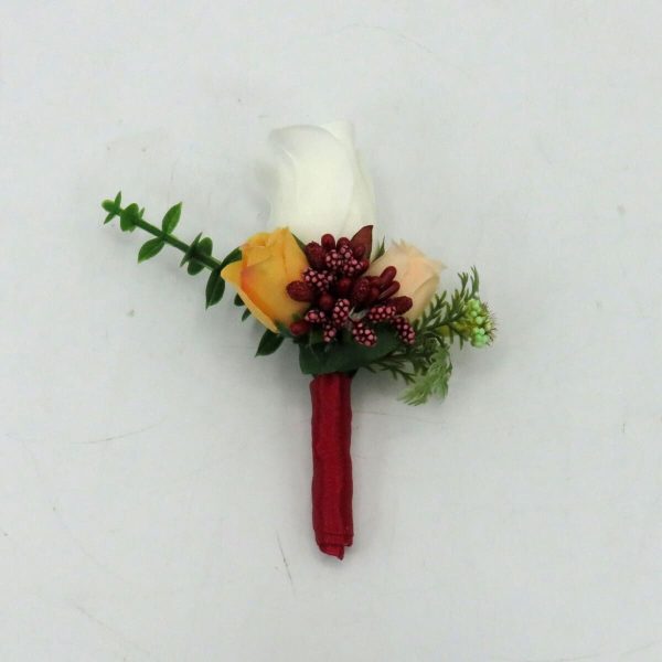 Cocarda de pus in piept cu flori de matase si stamine – ILIF311011 (2)