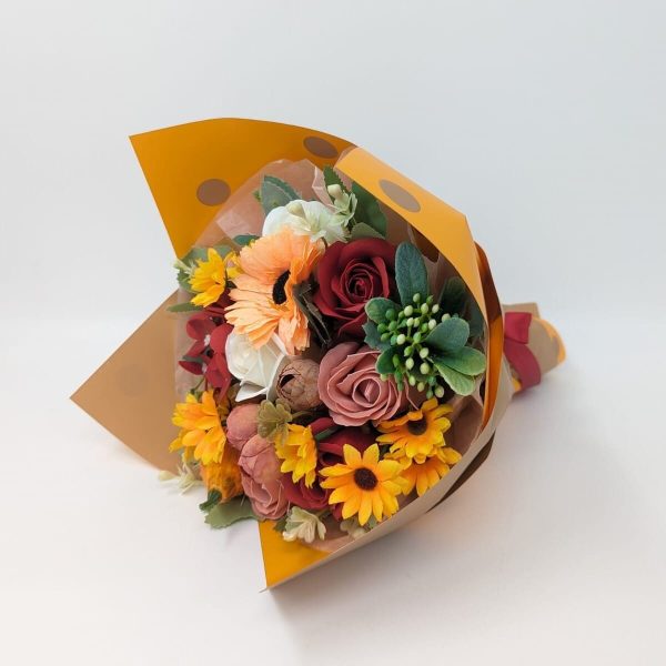 Buchet cadou cu flori de sapun, Toamna 3, galben grena – DSPH310021 (1)