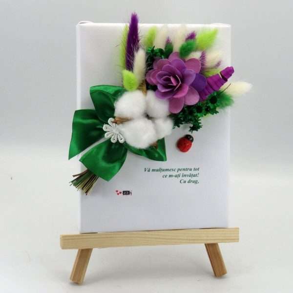 Mini tablou cu stativ pentru cadre didactice, cu flori uscate si mesaj, mov verde m2 ILIF403009 (1)