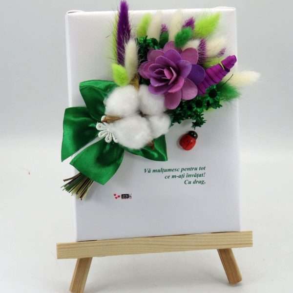 Mini tablou cu stativ pentru cadre didactice, cu flori uscate si mesaj, mov verde m2 ILIF403009 (4)
