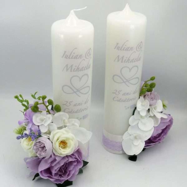 Lumanare Nunta de Argint, model personalizat, decor cu flori de matase & silicon, lila alb ILIF404018 (1)