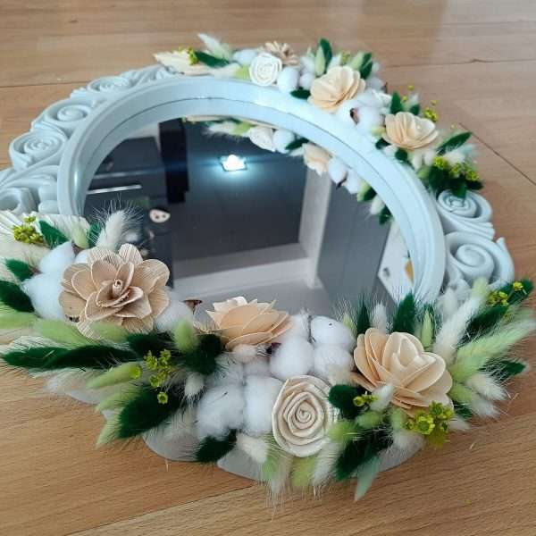Oglinda miresei, forma ovala in stil victorian, lucrata cu flori uscate, model alb verde FEIS406010 (3)
