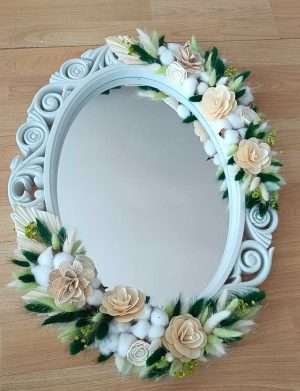 Oglinda miresei, forma ovala in stil victorian, lucrata cu flori uscate, model alb-verde – FEIS406010