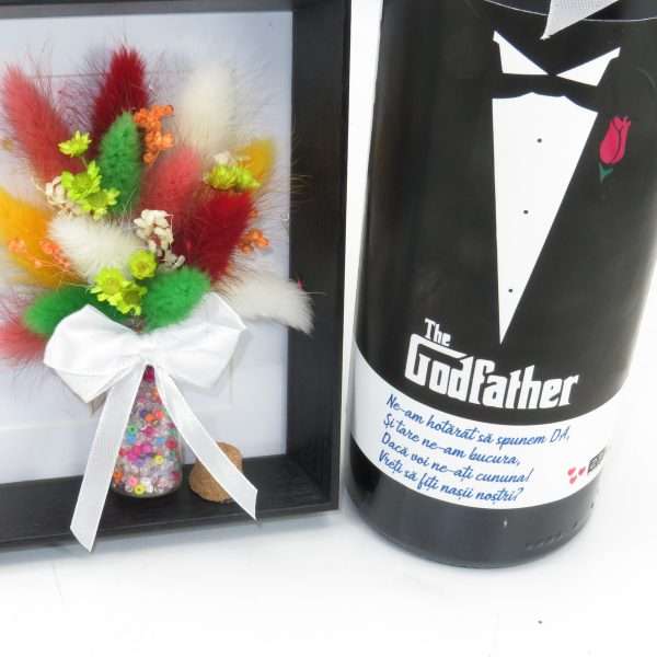 Cadou Cerere Nasi Cununie, The Godfather sticla vin personalizata & tablou cu flori uscate ILIF404019 (1)