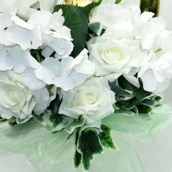 Decor masina pentru nunta, verighete decorate cu flori de matase, hortensie si trandafiri ILIF404016 (1)