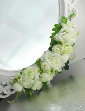 Oglinda miresei, forma ovala in stil victorian, lucrata cu flori de matase, model alb-verde – PRIF310057