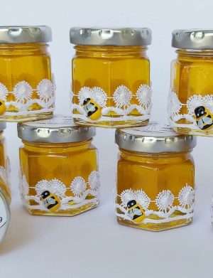 Marturii dulci cu miere, model handmade Dorinta – alb, borcan 50 gr  – DSBC003