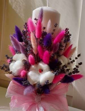 Lumanare botez fetita, decorata cu flori uscate, culoare roz-mov – AMB201002