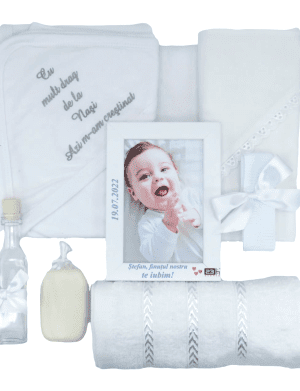 Trusou botez baietel, cu rama foto personalizata, alb – ILIF205079