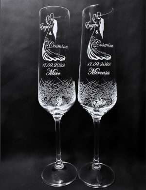 Set 2 pahare nunta, personalizate prin gravura, Mire & Mireasa, din Cristal Bohemia – KLTM210002
