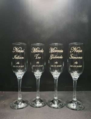 Set 4 pahare nunta, personalizate prin gravura, Miri & Nasi, din Sticla – KLTM210015