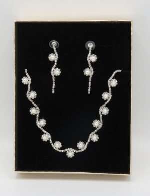 Set bijuterii mireasa, colier & cercei cu perlute si cristale – ILIF1841-1