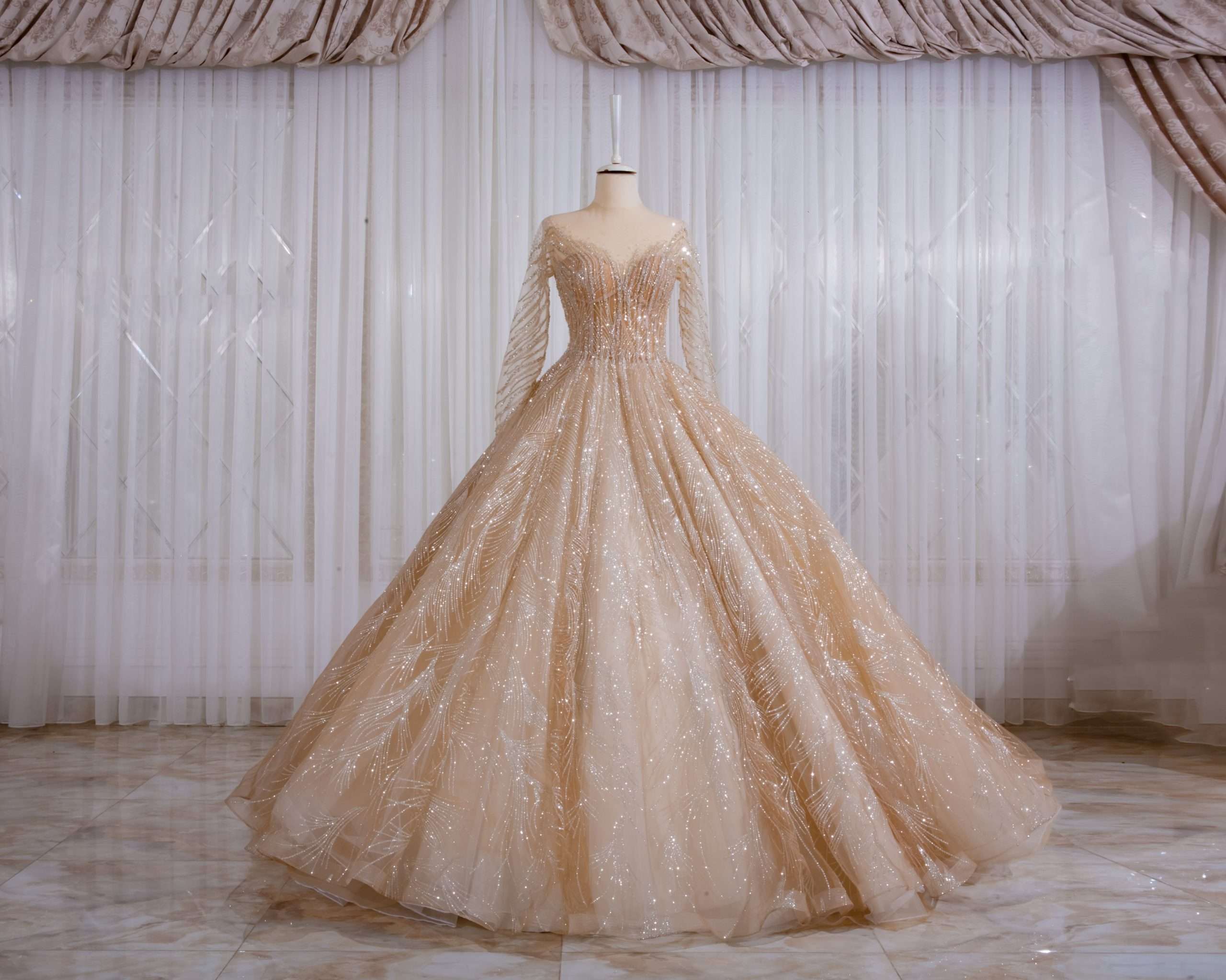 You are currently viewing Sfaturi pentru a pastra rochia de mireasa impecabila – inainte si in timpul nuntii