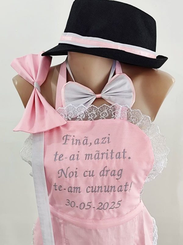 Set dezgatit mireasa 4 piese, model roz cu fluturasi Personalizat, palarie neagra si fundita ODIS181 (1)