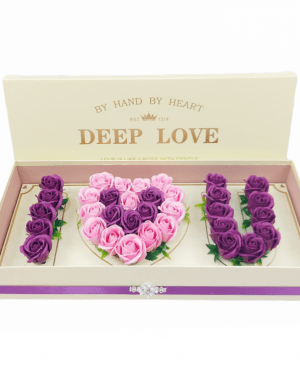 Aranjament floral I LOVE U, cu trandafiri de sapun roz si mov, ARBC1119