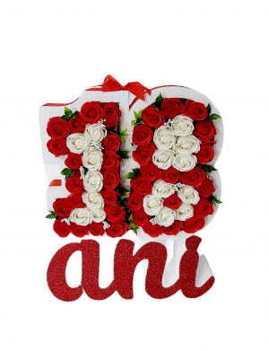 Aranjament 18 ani cu trandafiri rosii si albi de sapun, ARBC1114
