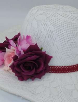 Palarie pentru dezgatitul miresei, alba cu flori in nuante de roz & mov- ILIF202062