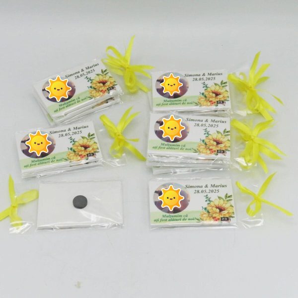 Marturie nunta personalizata, tematica floarea soarelui, 80x45mm, cu magnet ILIF202041 (4)