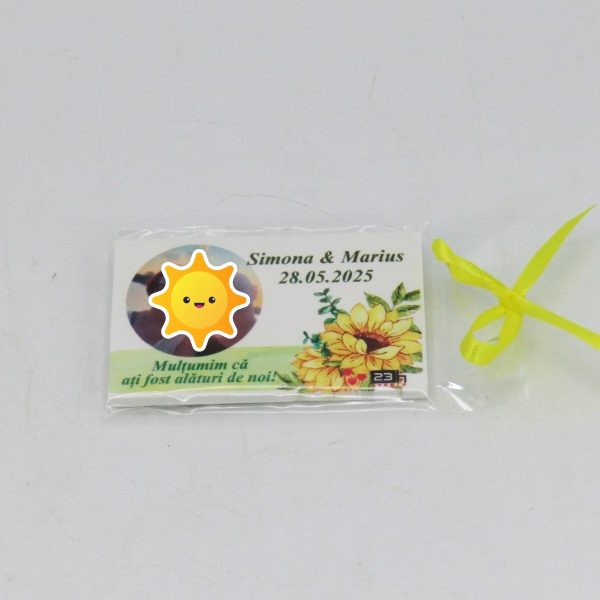 Marturie nunta personalizata, tematica floarea soarelui, 80x45mm, cu magnet ILIF202041 (5)