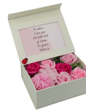 Aranjament cu flori de sapun, Te iubesc – ILIF202054