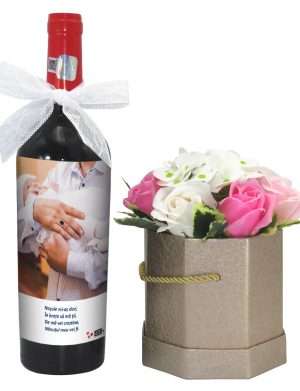 Cadou Cerere Nasi Botez- sticla vin personalizata & aranjament flori, ILIF203069