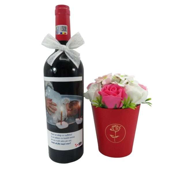 Cadou Cerere Nasi Botez sticla vin personalizata & aranjament flori, ILIF203074 (1)