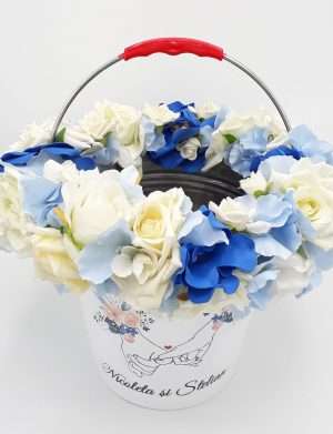 Galeata miresei personalizata si decorata cu flori de matase – FEIS203020