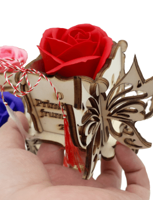 Cutiuta cu trandafiri de sapun / marturie personalizabila – FEIS203001