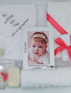 Trusou botez fetita, cu rama foto personalizata, corai – ILIF205077
