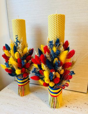 Lumanare nunta/botez, ceara naturala galbena, plante uscate tricolor – AMB207005