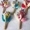 Cocarda colorata din flori uscate AMB209003 23h Events 10