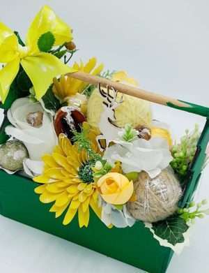 Aranjament floral de Craciun, verde-galben – FEIS210009