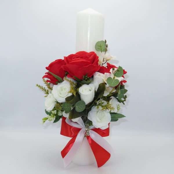 Lumanare botez decorata cu flori rosii albe de matase cu verdeata ILIF211018 3