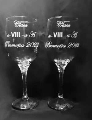 Set 2 pahare de vin personalizate prin gravura, Clasa a VIII-a – KLTM211012