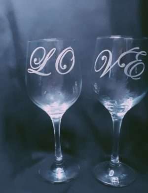 Set 2 pahare de vin personalizate prin gravura, LOVE – KLTM211010