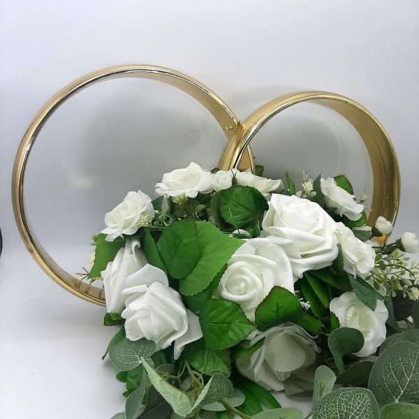 Decor masina pentru nunta verighete decorate cu flori albe de matase ILIF301010 2