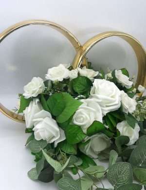 Decor masina pentru nunta, verighete decorate cu flori albe de matase – ILIF301010